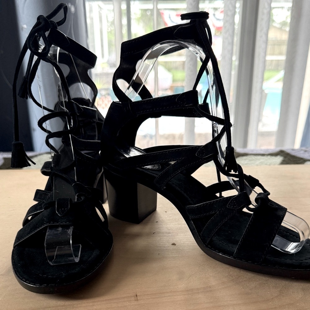 FRYE Elegant Black Strappy Sandals Heels Genuine Suede & Leather Size 7
